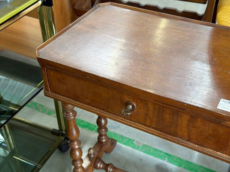 Antico Tavolino da Lavoro in Legno Scuro con 1 Cassetto — foto 3
