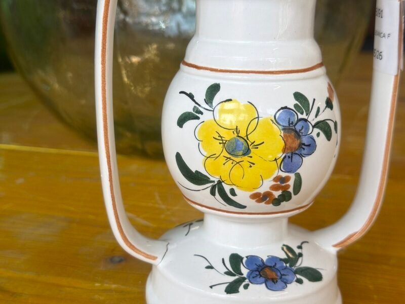 Base Lume Vintage in Ceramica Bianca con Fiori Rossi — foto 3