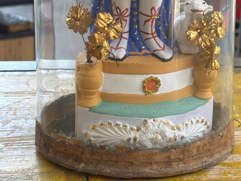 Campana in Vetro con Statua in Ceramica — foto 3