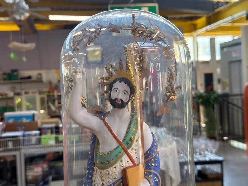 Campana in Vetro con Statua in Ceramica — foto 4