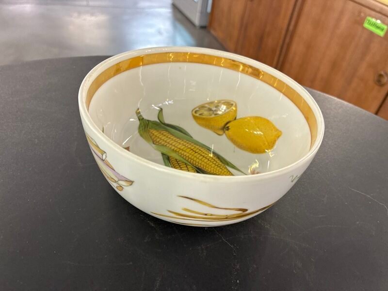 Ciotola in Porcellana Royal Worcester con Fantasia Verdure
