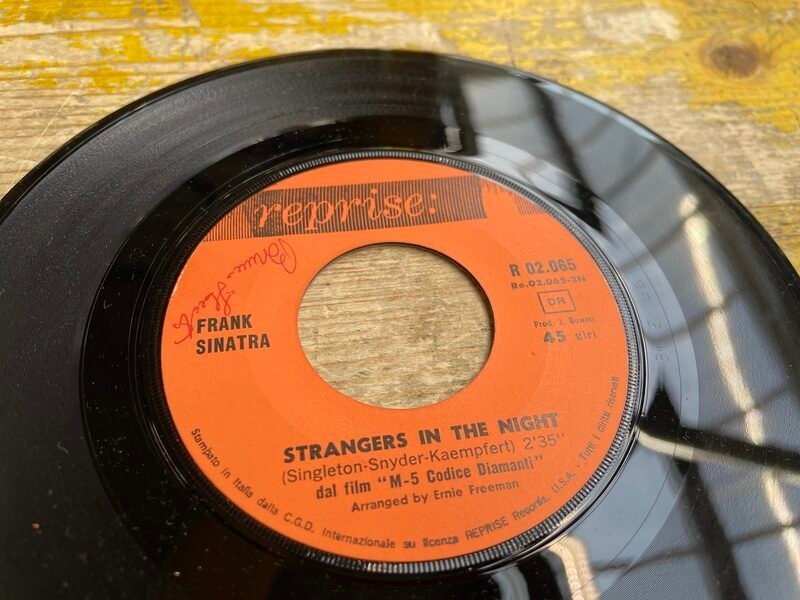 Disco Vinile 45 Giri Frank Sinatra – Strangers in the Night — foto 2