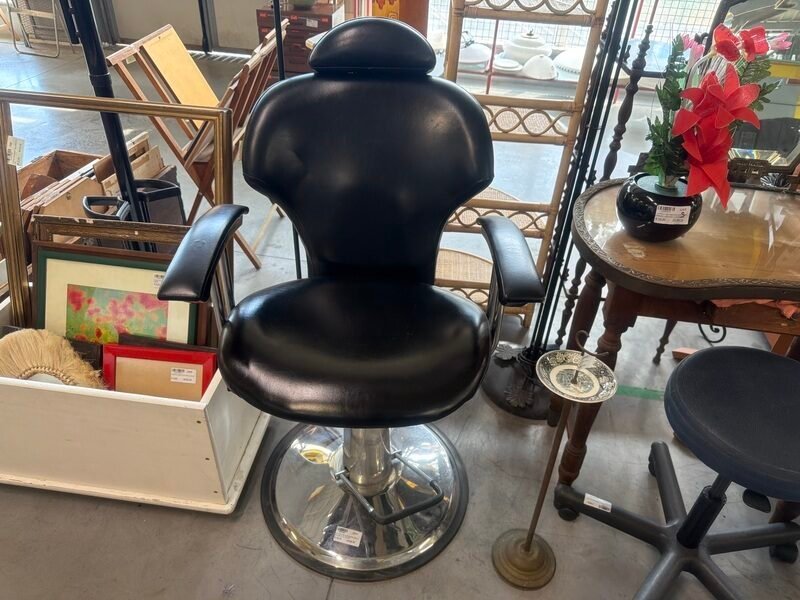 Poltroncina da Barbiere Nera Regolabile ID Italian