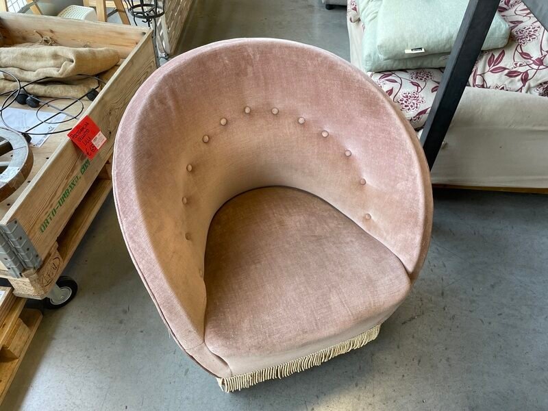 Poltroncina Vintage in Stoffa Lilla con Frange Beige — foto 3