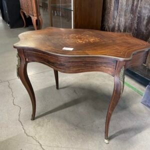 Tavolino Intarsiato in Legno con Fiori