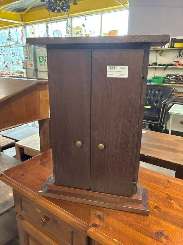 Teca in Legno Scuro con 2 Ante