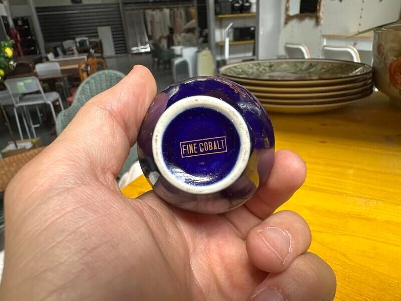 Vasetto in Ceramica Blu con Fiori Viola e Oro — foto 2