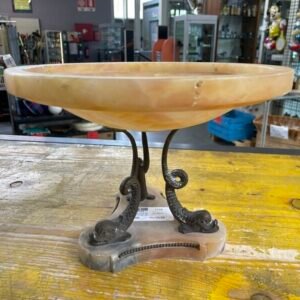 CENTROTAVOLA IN ONICE BEIGE 3 CARPE OTTONE LAVORATO