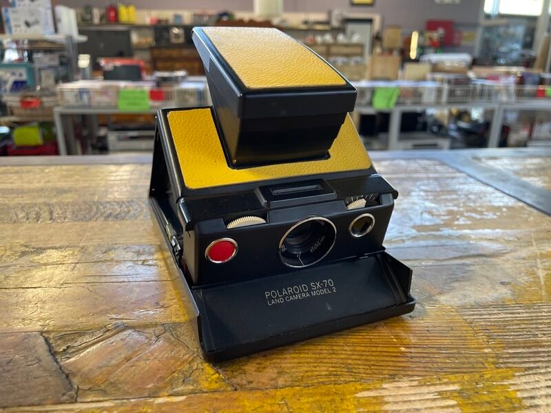 POLAROID "SX-70" NERA/GIALLA