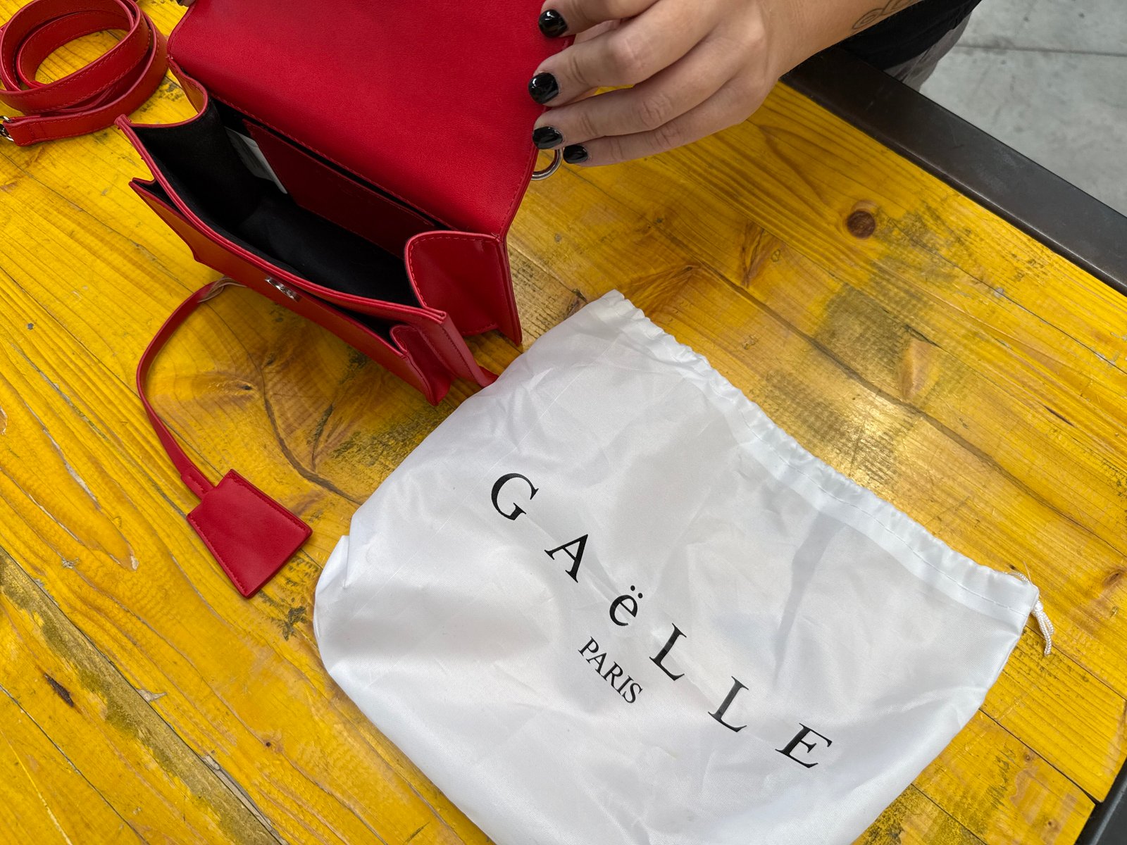 Borsetta Mignon in Pelle Rossa con Custodia Gaelle Paris - immagine 3
