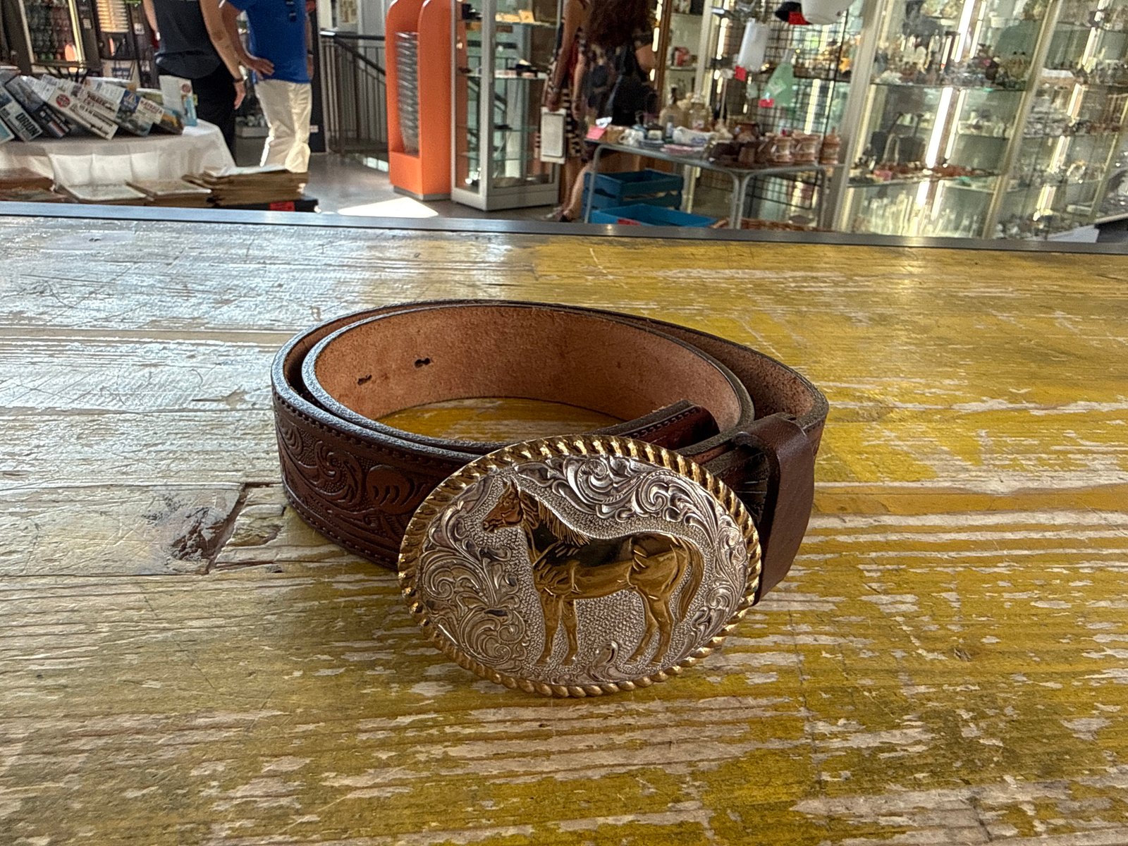 Cintura Artigianale Marrone con Fibbia Cavallo