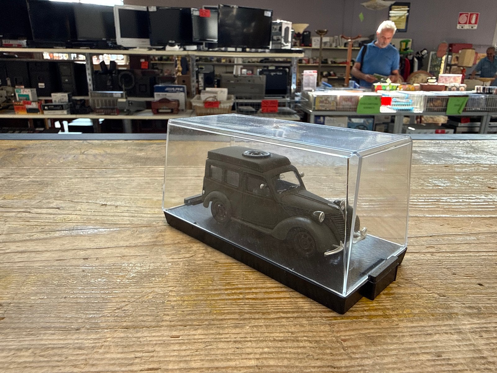 Macchinina Fiat 1100 BLR Radiomobile (1948) Brumm - immagine 3