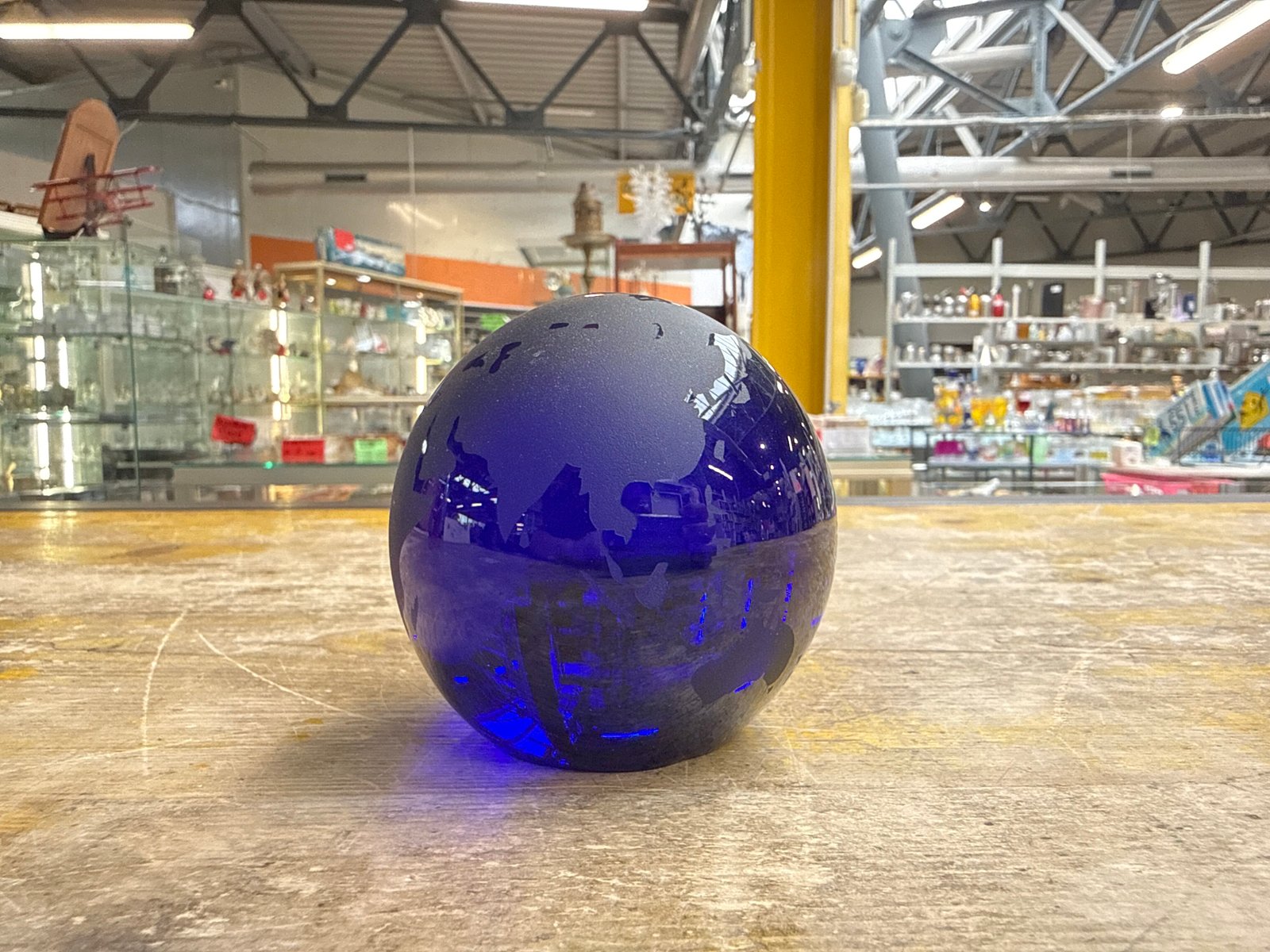Mappamondo in Vetro Blu Satinato