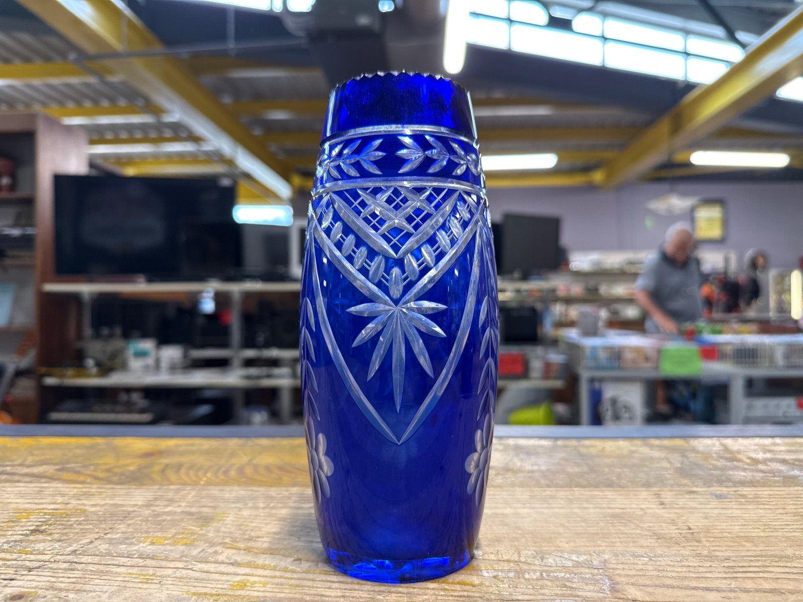 Vaso Cristallo Blu Molato con Foglie