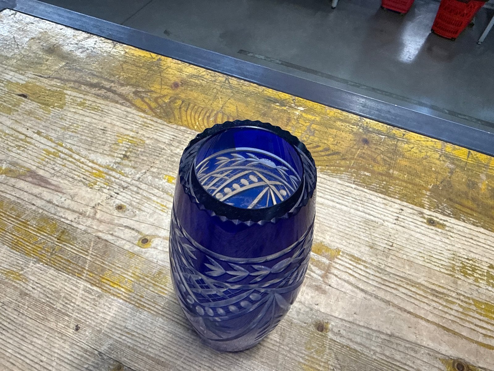 Vaso Cristallo Blu Molato con Foglie - immagine 2