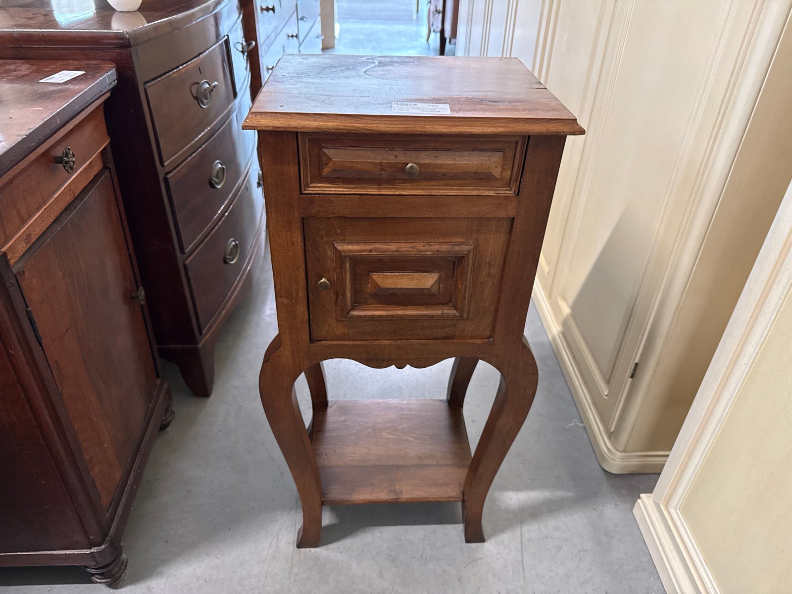 Comodino Legno Scuro Sagomato