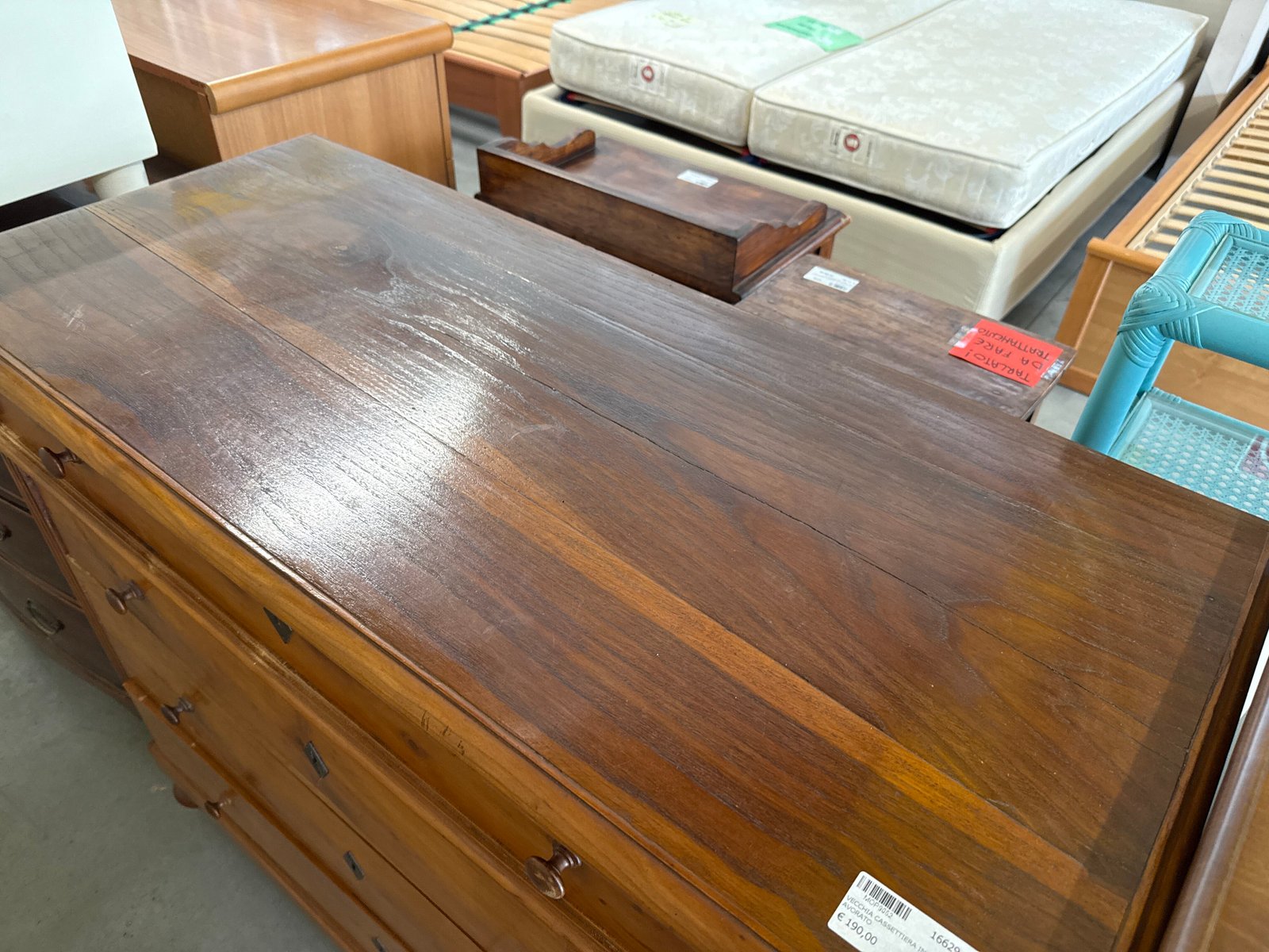 Cassettiera Vintage Legno Lavorato - immagine 2